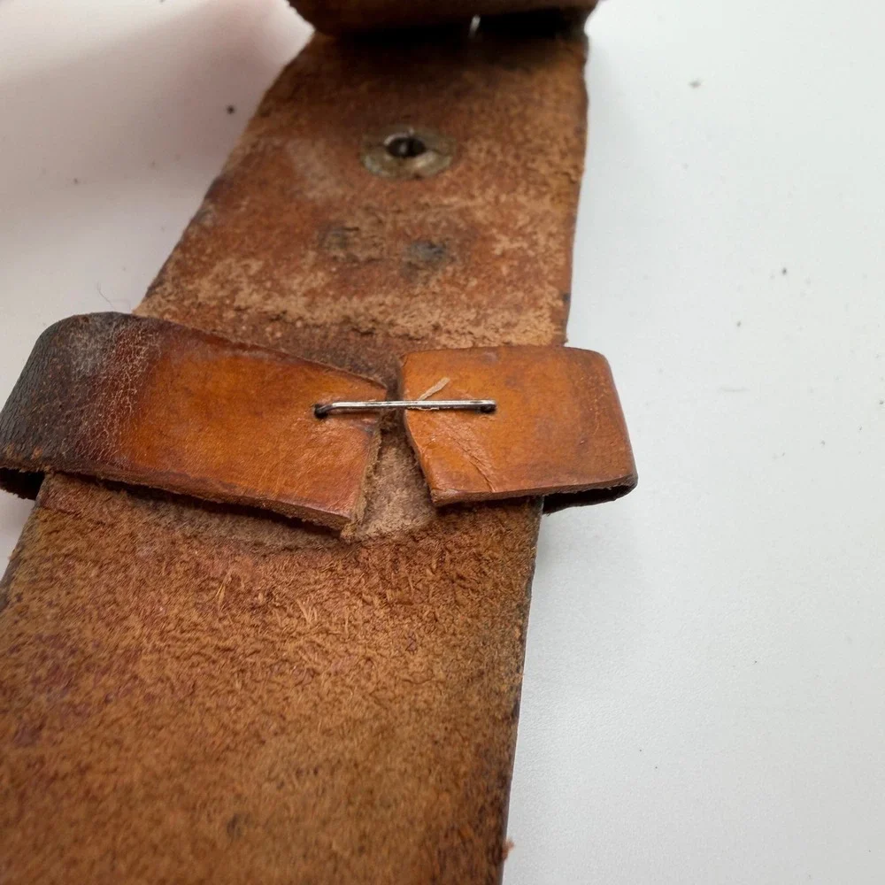 Unbranded ***no buckle***